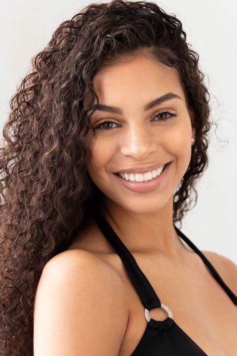 Arianna Barron Signs with IMD and Wilhelmina