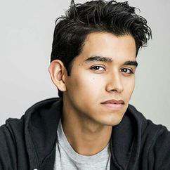 Germain Arroyo in a Chase Mobile Commercerial