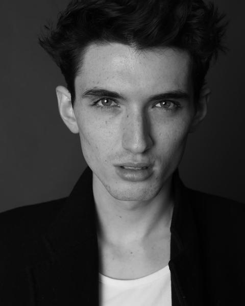 Mackenzie Nelson Signs with the Karen Lee Group NY