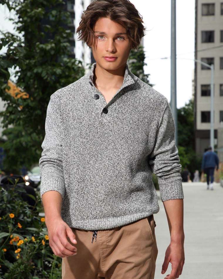 Thiago Ausland